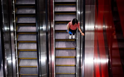 Escalera mecánica en Shopping.